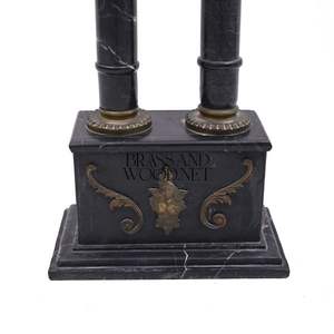 Piedestal de luxe à double colonne en marbre noir Nero Marquina avec accents en laiton antique - Product Image 3