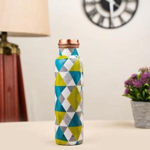 Bouteilles en cuivre vendues à chaud avec un design gravé de qualité supérieure et des performances étanches et des propriétés ayurvédiques améliorant la santé - Product Image 6