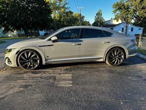 Volkswagen Arteon SEL R-Line 2023 d'occasion en excellent état - Product Image 2