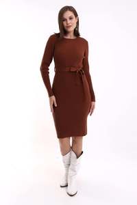 Robe en tricot à col rond pour femmes manches longues ceinture chaude et flexible détail haute qualité hiver nouvelle mode personnalisable services OEM - Product Image 2