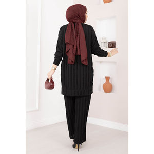 Conjunto Casual de Dos Piezas con Pantalones Negros, Incluye Pantalones Cortos y Top - Product Image 5