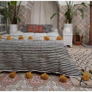 Manta Marroquí Hecha a Mano, Auténtica, Artesanal, Diseño Tribal, Suave, Tejida, Decoración para el Hogar, Regalo - Product Image 1