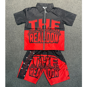 ชุดเซ็ตเสื้อยืดและกางเกงขาสั้นลำลองสำหรับผู้ชาย พิมพ์โลโก้ตามสั่ง สำหรับใส่หน้าร้อน คุณภาพสูง แห้งเร็ว สไตล์สตรีทแวร์ ขายส่งจำนวนมาก - Product Image 1