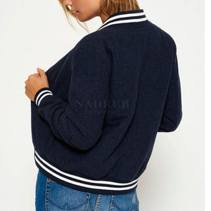 Chaqueta universitaria de ajuste personalizado para mujer con tela ligera Chaqueta universitaria de bloque de color de moda para mujer con frente a presión - Product Image 2