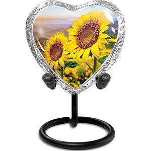 Nouvelle urne humaine en métal en forme de coeur urne en aluminium faite à la main avec support pour les cendres de l'exportateur indien - Product Image 3