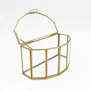 กรอบกระจกทองเหลืองสี่เหลี่ยมสีทองทันสมัยอเนกประสงค์เป็นมิตรกับสิ่งแวดล้อมกล่องแสดงเครื่องประดับสำหรับผู้ถือเครื่องประดับที่เป็นของที่ระลึกสุดหรู - Product Image 1