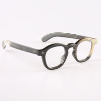 Monture durable de lunettes de soleil en corne avec des caractéristiques hypoallergéniques et des conceptions naturelles uniques parfaites pour les fans de style de vie de luxe