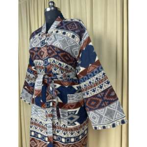 Cómodo y Cálido Kimono de Lana de Yak para Mujer, Estampado de Diamantes Azules, Bata de Casa con Bolsillos, Tejido ODM - Product Image 6