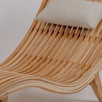 Chaise longue moderne en teck massif avec coussin en éponge, forme incurvée, haute qualité, pieds coniques portables, pour usage extérieur, hôtel, villa