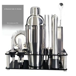 Ensemble de shakers à cocktail en acier inoxydable avec base et couvercle en bois élégants pour mariages et événements spéciaux - Product Image 3