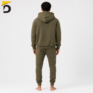 Conjunto Deportivo para Hombre con Aspecto Desgastado, Acabado Lavado y Comodidad Suave para Uso Diario y Estilo Urbano - Product Image 4