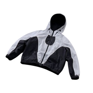 Conjunto de Pantalones y Chaqueta Deportiva de Nylon Impermeable con Capucha y Bloques de Color, Cortavientos de Otoño Personalizado OEM 2026 - Product Image 2