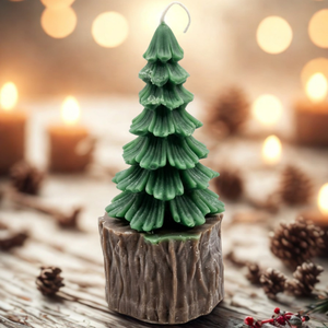 เทียนรูปต้นคริสต์มาสขนาดกลางพร้อมฐานไม้หอม กลิ่นหอมจากขี้ผึ้งถั่วเหลือง ตกแต่งบ้าน รับผลิตแบรนด์ส่วนตัว สีและกลิ่นตามสั่ง - Product Image 2