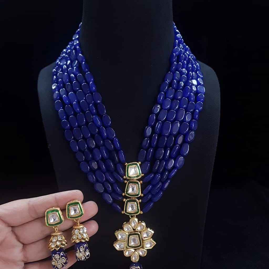 สีกรมท่า