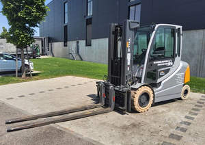 Chariot élévateur électrique d'occasion - 1 740 heures - Batterie 94% STILL RX - Product Image 5