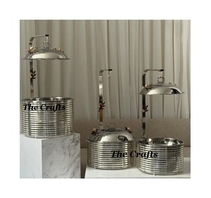 Plat de service classique en acier inoxydable argenté pour buffet, taille et logo personnalisables, haute qualité, usage professionnel pour restaurants - Product Image 3