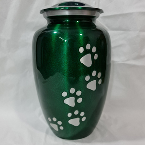 Urne de crémation en laiton gravée à la main avec revêtement en émail. - Product Image 6