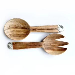 Vente en gros de cuillère à salade design manche en résine et bois cuillère fourchette bois naturel cuillères de service à salade lot de 2 pièces couverts indiens - Product Image 1
