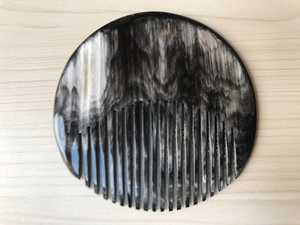 หวีฮอร์นแบบพกพาสำหรับใช้ในบ้านหวีพับเก็บได้แบบคลาสสิคเป็นมิตรกับสิ่งแวดล้อม - Product Image 3