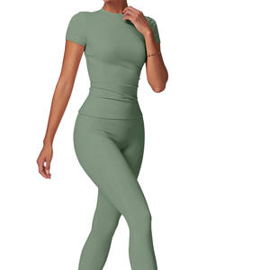 Venta al por mayor de ropa deportiva personalizada para mujer camiseta y conjunto de mallas transpirable Activewear para Fitness y Running - Product Image 1