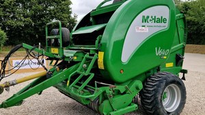 Máquina empacadora McHale de alto rendimiento y caja de cambios Máquina empacadora de paja de heno | Empacadora de alta capacidad 80-120 pacas/H | Calidad de exportación - Product Image 4
