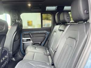 Land Rover Defender 110 S AWD 2023 Usado, Color Azul Intenso, Volante a la Izquierda, Asientos de Cuero, Transmisión Automática, Rines de Aleación, Sistema de Navegación - Product Image 4