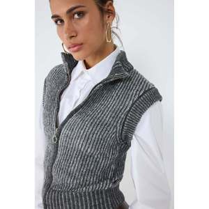 Chaleco de Punto con Cuello de Pescador - Product Image 3