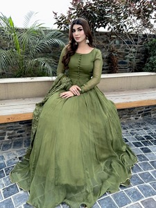 Robe maxi élégante Anarkali Lehenga Choli à volants, tissu acrylique respirant, personnalisable, pour femmes, traditionnelle pakistanaise et indienne - Product Image 2
