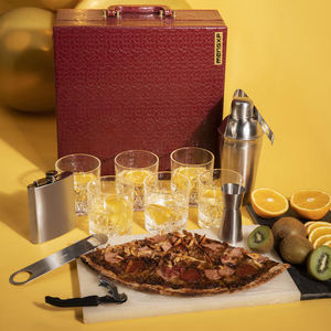 Top vendeur 25oz personnalisé en acier inoxydable Cocktail Shaker 750ml outils de barre intégré barman passoire Martini Shaker tasse en métal - Product Image 2