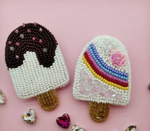 Breloques de sac brodées de perles de haute qualité pour femmes, style moderne, par glowin fashion - Product Image 3