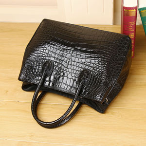 Nouveau sac à main léger en cuir de crocodile véritable personnalisé avec fermeture éclair pour femmes Sac de voyage de haute qualité - Product Image 2