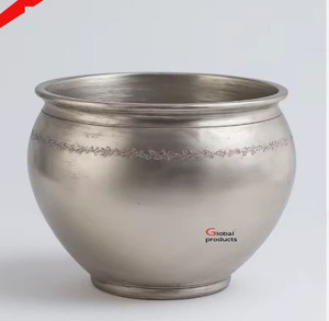 Macetero de acero inoxidable con acabado plateado de aspecto simple para hoteles, restaurantes y bares - Product Image 1