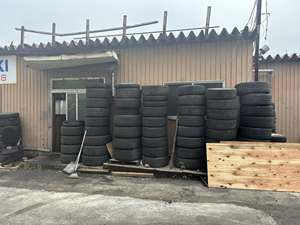 Venta al por mayor de neumáticos usados para coches y camiones: la mejor calidad, sólidos para reutilización y reciclaje - Product Image 3