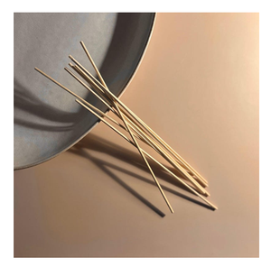 Palos de madera de Fresno pulidos para uso en difusores ideales para juegos de regalo personalizados y marcas de fragancias - Product Image 1