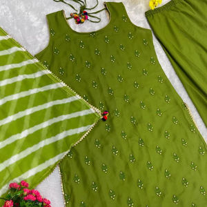 DISEÑADOR HEAVY FUAX GEORGETTE TOP CON TRAJE PALAZZO - Product Image 1