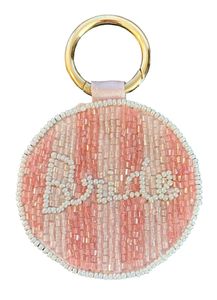 Hermoso llavero con cuentas de semillas Rosas y blancas con forma de corazón de MAMA y más accesorios DE LA India - Product Image 4