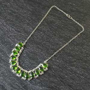 สร้อยคอเงินทิเบตประดับเพอริดอตสีเขียว ดีไซน์หรูหรา สำหรับผู้หญิง งานแฮนด์เมด เครื่องประดับทางจิตวิญญาณและศาสนาคริสต์ เหมาะสำหรับงานแต่งงานและเป็นของขวัญ - Product Image 2