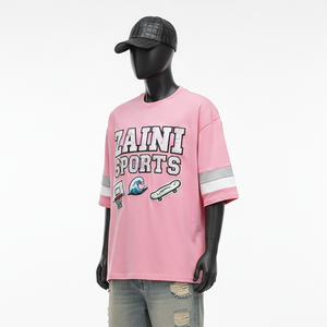 เสื้อยืดทรงบ็อกซี่ ผ้าคอตตอนเจอร์ซีย์พรีเมียม 220 GSM สีชมพู ดีไซน์แผงแขนพิมพ์ลายสกรีน โลโก้สั่งทำ เสื้อผู้ชาย - Product Image 4