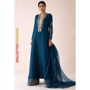 เทรนด์ปี 2025 ชุดเสื้อเชิ้ตยาวทรงตรงผ้าออร์แกนซ่าสีฟ้าอมเขียว พร้อมผ้าคลุมไหล่ สไตล์ทางการ ประดับคริสตัลและหินตกแต่งอย่างรวดเร็ว - Product Image 5