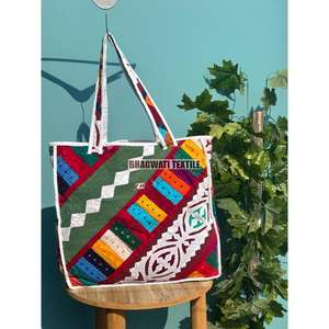 Women's Handmade Cotton Quilted Tote Bag Patchwork Printed for Daily Use Grocery Beach Wholesale Lot Price Custom Logo Pattern - Product Image 6