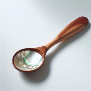 Cuillère à perles luxueuse au design ancien fabriquée à la main pour les personnes exigeantes - Product Image 2