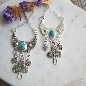 Boucles d'oreilles pendantes en argent sterling avec turquoise Kingman faites à la main, bijoux fantaisie bohèmes avec pierres précieuses, tendance pour mariage et soirée - Product Image 1