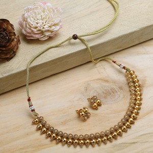 Conjunto de collar de joyería de latón antiguo hecho a mano para uso nupcial indio y ocasiones especiales disponibles para la venta de la India - Product Image 1