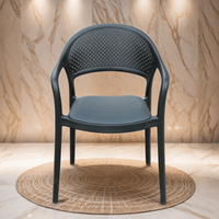 Chaise de jardin moderne, confortable, durable et écologique en rotin avec pieds coniques et structure en plastique, pour utilisation en parc, empilable et résistante à l'eau