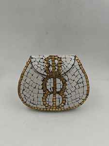 Bolsas de mosaico de metal hechas a medida en colores azul y rojo ideales para tiendas de accesorios de moda para reventa - Product Image 6