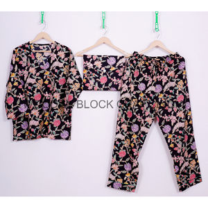 เซ็ตชุดนอนคอวีหรูหราของผู้หญิงชุดนอนผ้านุ่มสบายสวมใส่สบายลาย Paisley ที่ทันสมัย - Product Image 5