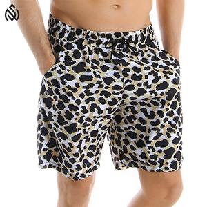 Shorts de plage respirants et écologiques à motif uni, service OEM, shorts en coton pour hommes avec logo personnalisé, taille élastique - Product Image 5