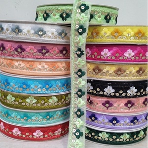 Impresionantes encajes bordados hechos a medida para elevar tu moda y coser tu estilo. Ideal para alta costura y bodas - Product Image 2