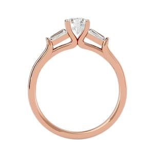 Bague de fiançailles en or rose 14 carats avec trois pierres, diamant rond brillant en moissanite au centre, diamant baguette effilé, bagues tendance - Product Image 2