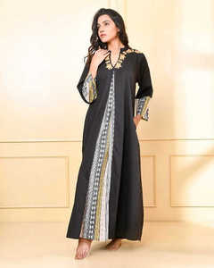 ชุดเดรสยาวสีดำสุดฮอตสำหรับงานปาร์ตี้ คอวี แขนยาว เหมาะสำหรับโอกาสพิเศษ - Product Image 1